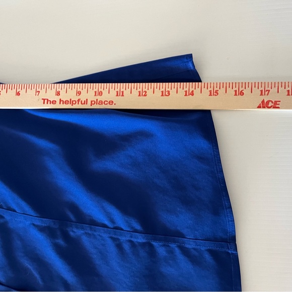 Chico’s No Iron Royal Blue Button Down Long Sleeved Button Cuff Shirt 2 - Picture 14 of 15